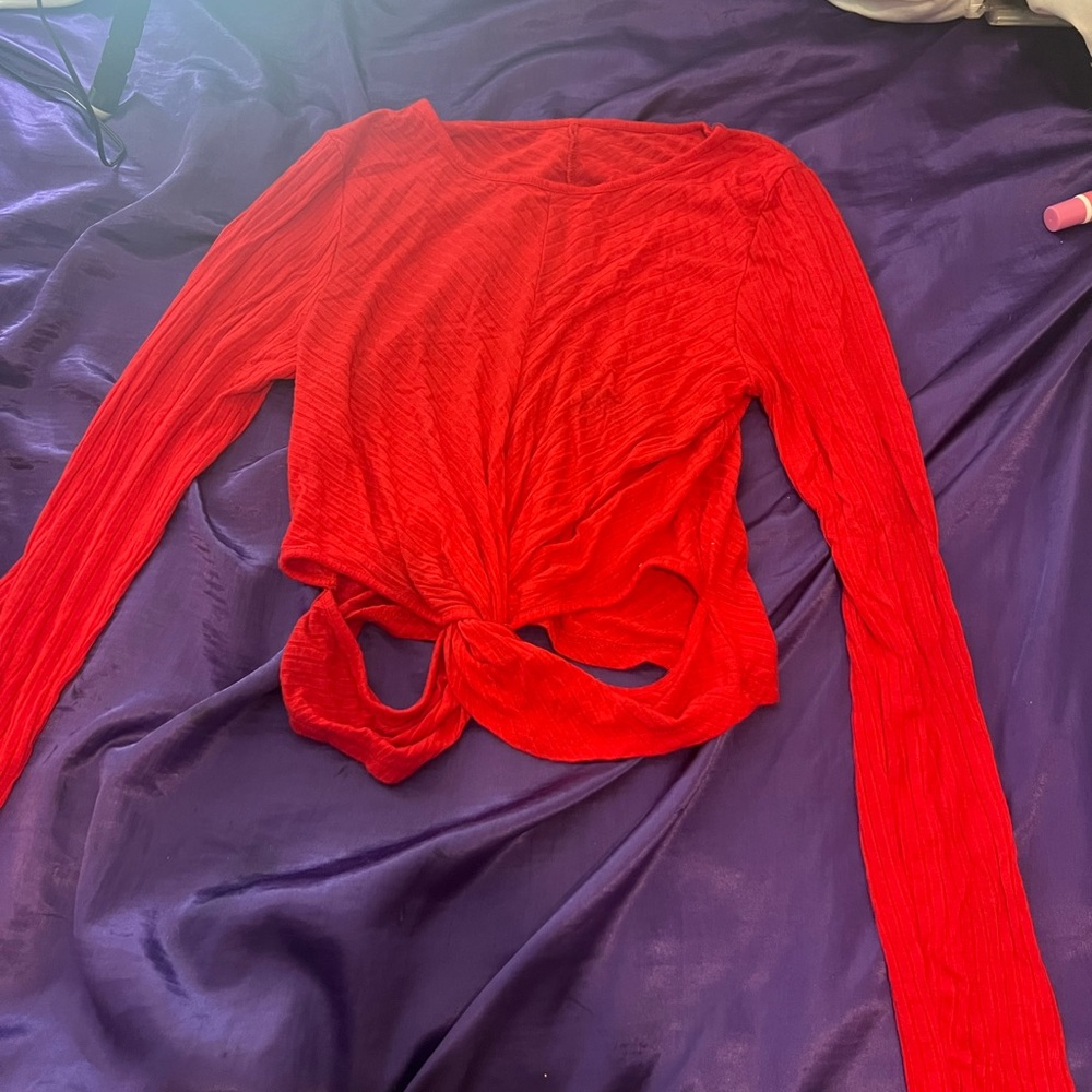 No boundaries, Medium, red